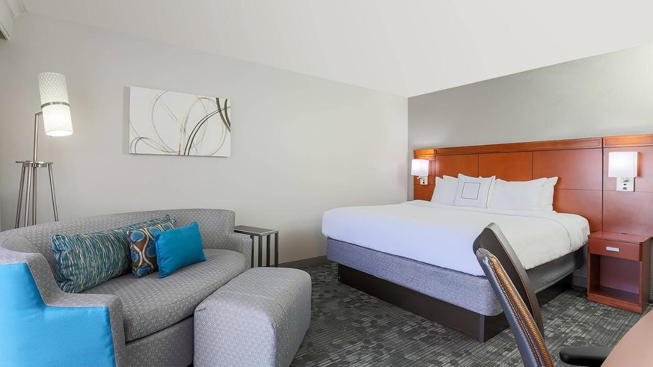 Courtyard By Marriott Monroe Airport Hotel Bagian luar foto