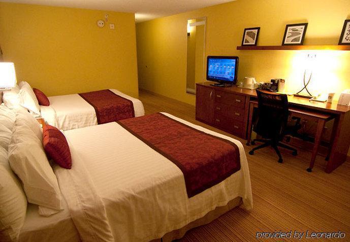 Courtyard By Marriott Monroe Airport Hotel Ruang foto