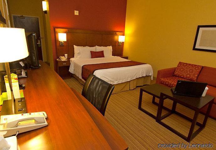 Courtyard By Marriott Monroe Airport Hotel Ruang foto