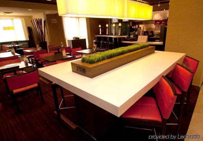 Courtyard By Marriott Monroe Airport Hotel Restoran foto