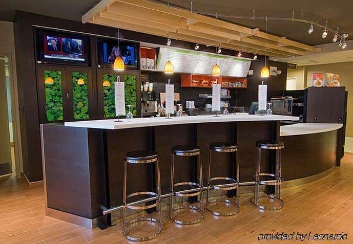 Courtyard By Marriott Monroe Airport Hotel Bagian luar foto