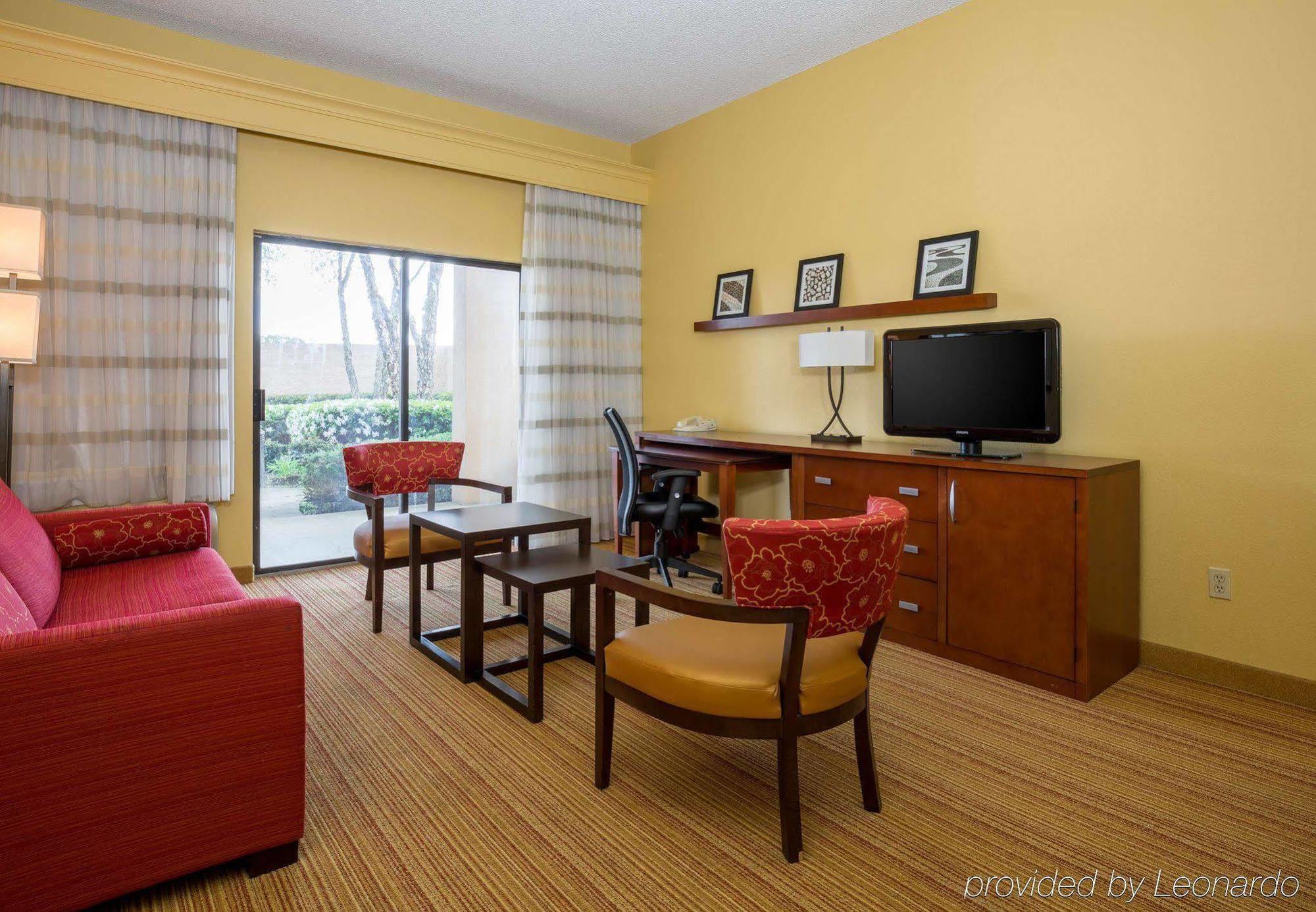 Courtyard By Marriott Monroe Airport Hotel Bagian luar foto