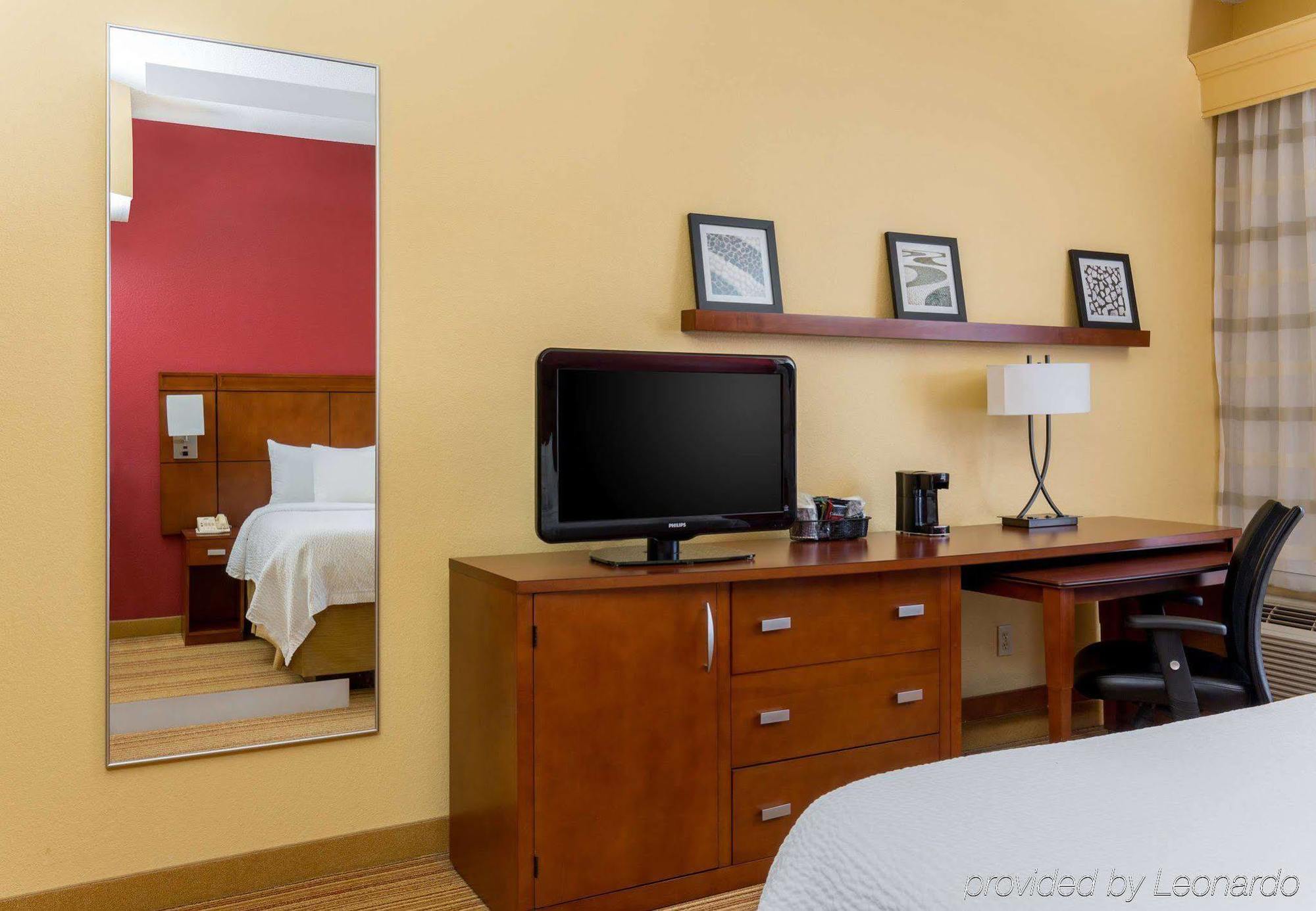 Courtyard By Marriott Monroe Airport Hotel Bagian luar foto